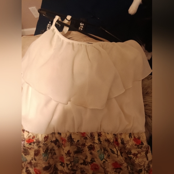 A yellow spring/summer dress - Picture 2 of 10